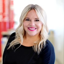 Kelli Kempton Headshot
